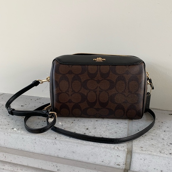 Coach Handbags - NWT COACH BENNETT CROSSBODY